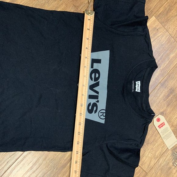 Boys grey on black Levi's T-shirt - Picture 6 of 9